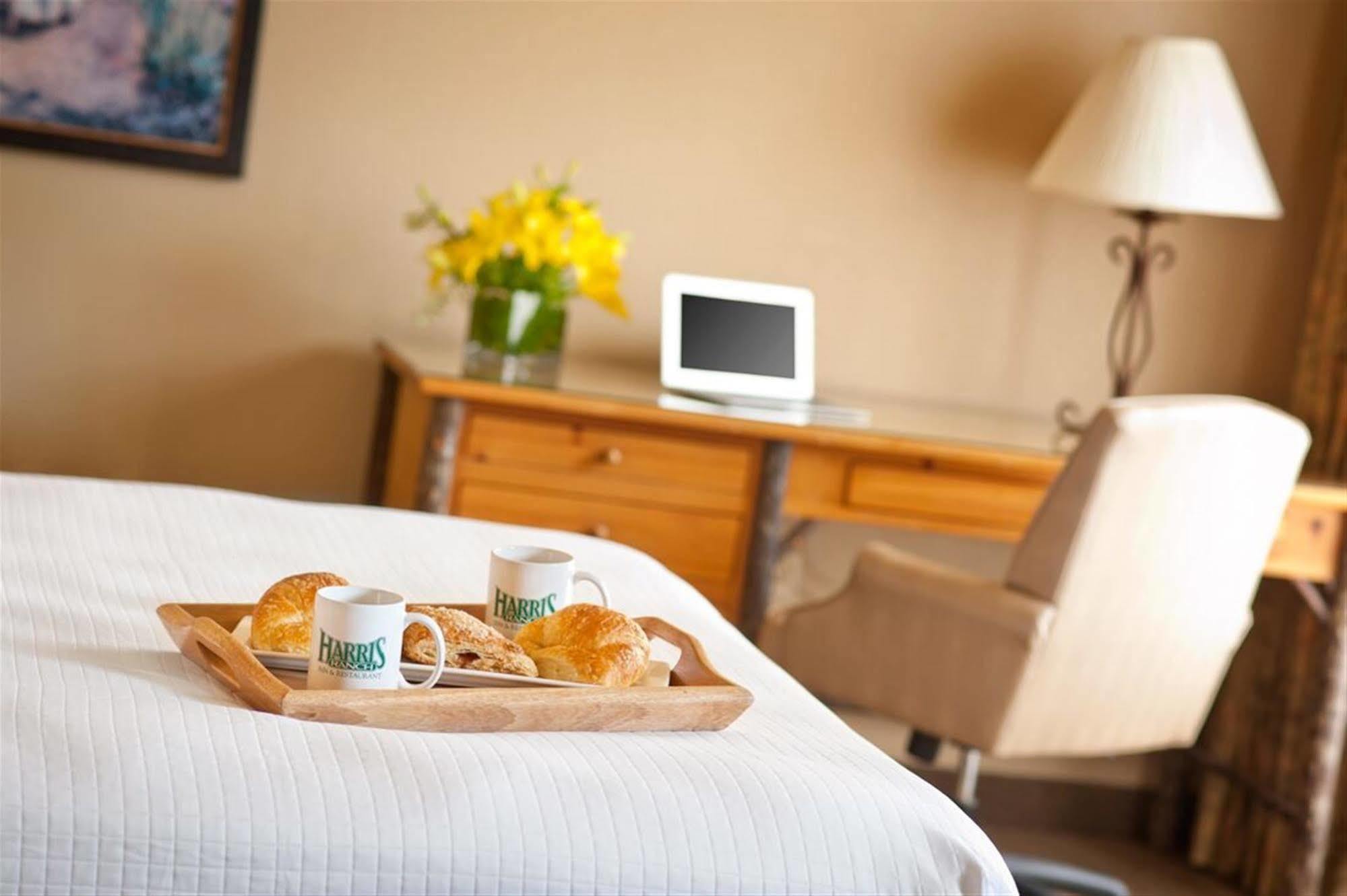 Harris Ranch Inn And Restaurant Huron 外观 照片