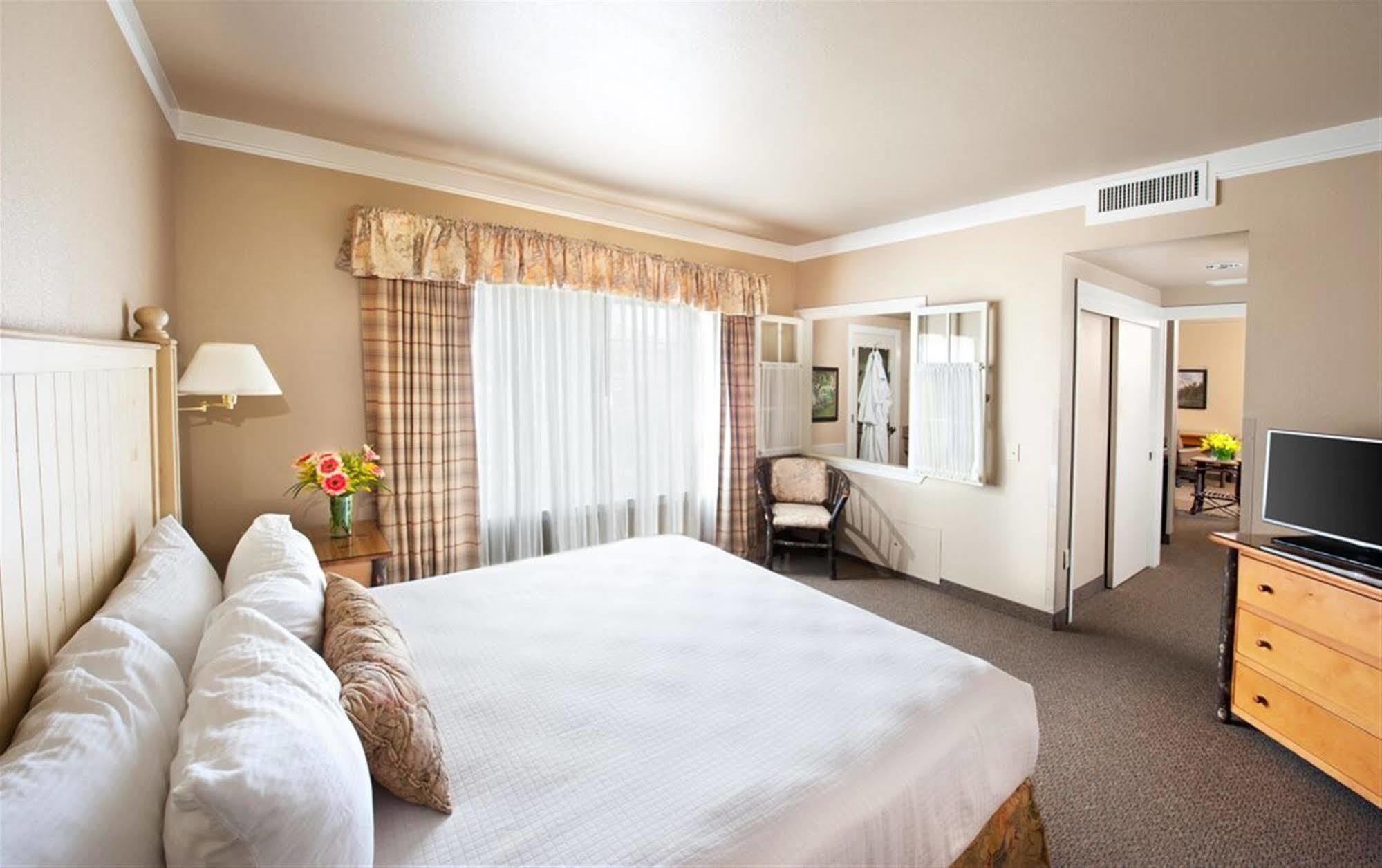 Harris Ranch Inn And Restaurant Huron 外观 照片