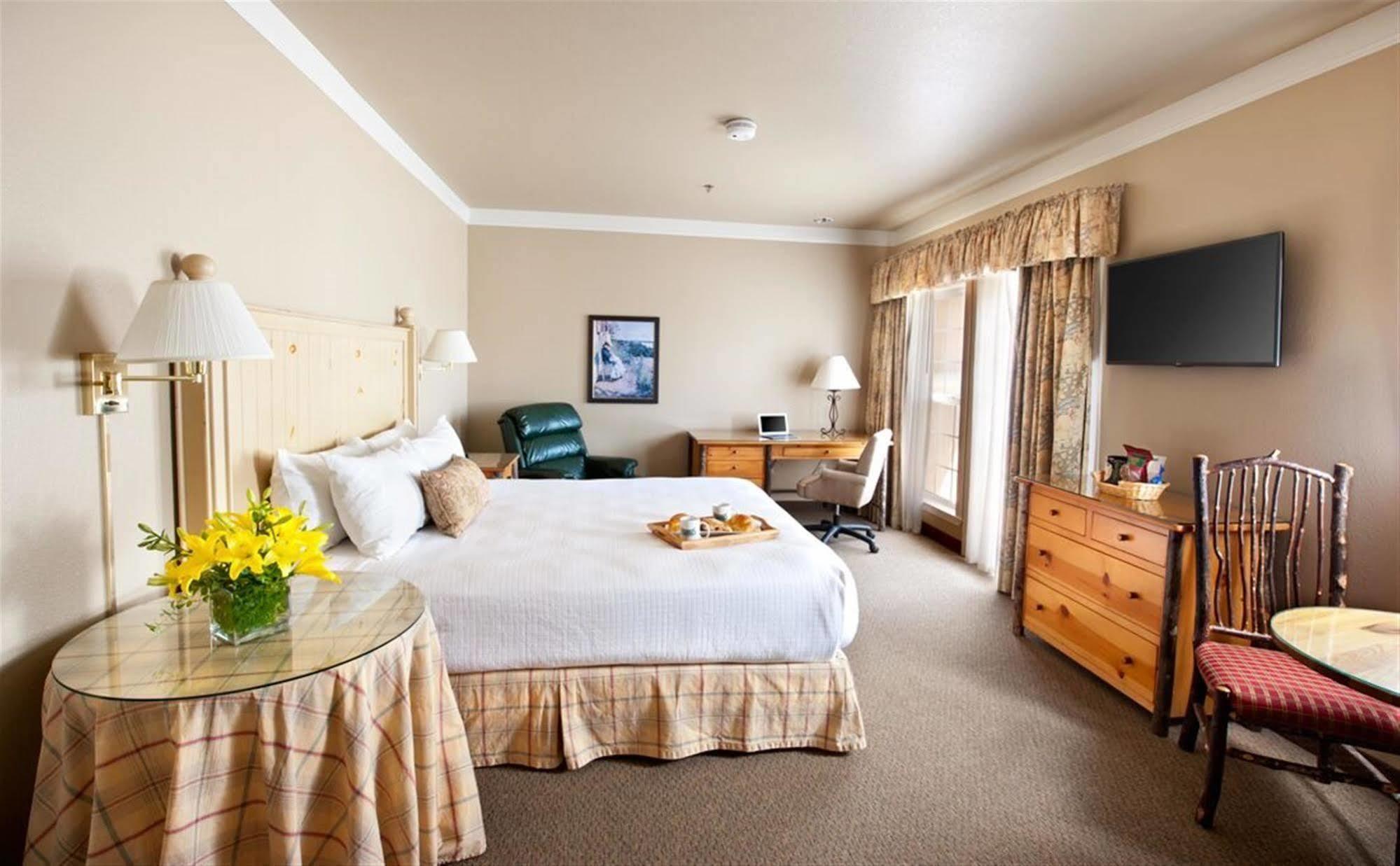 Harris Ranch Inn And Restaurant Huron 外观 照片
