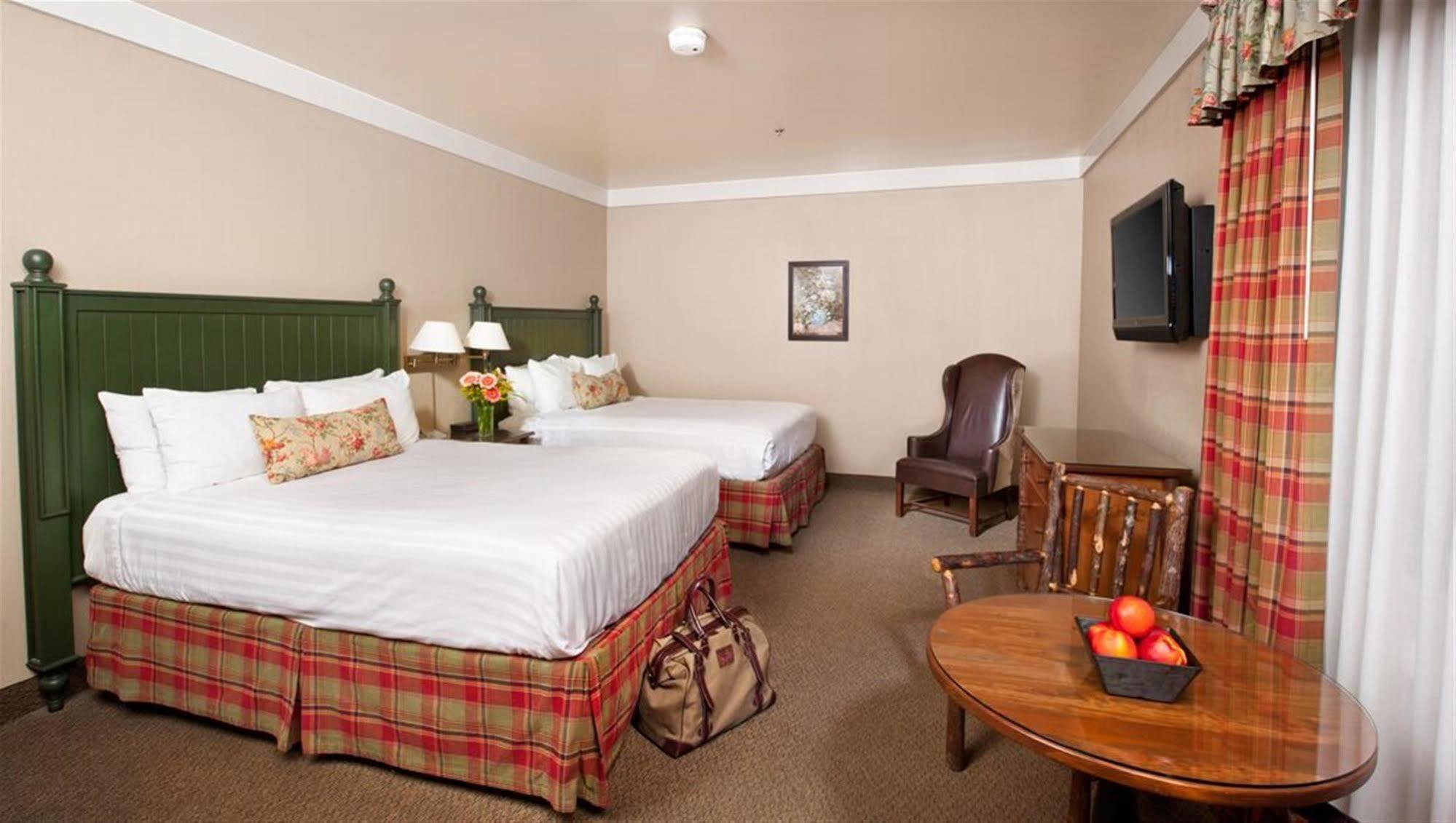 Harris Ranch Inn And Restaurant Huron 外观 照片